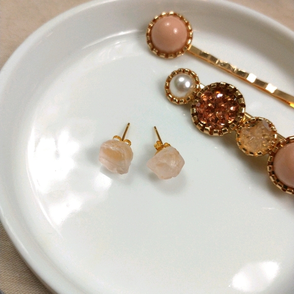 Raw Rose Quartz Stud Earrings - Picture 1 of 3